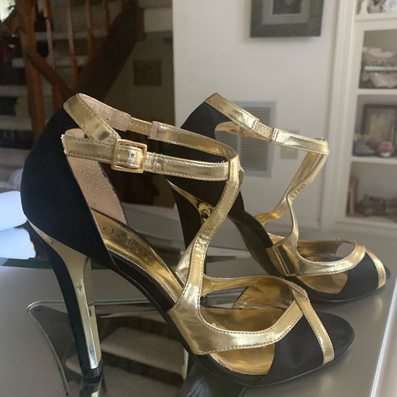 Le Château Gorgeous Evening Sandals Size 8 1/2 🔥🔥🔥🔥 - Picture 1 of 13